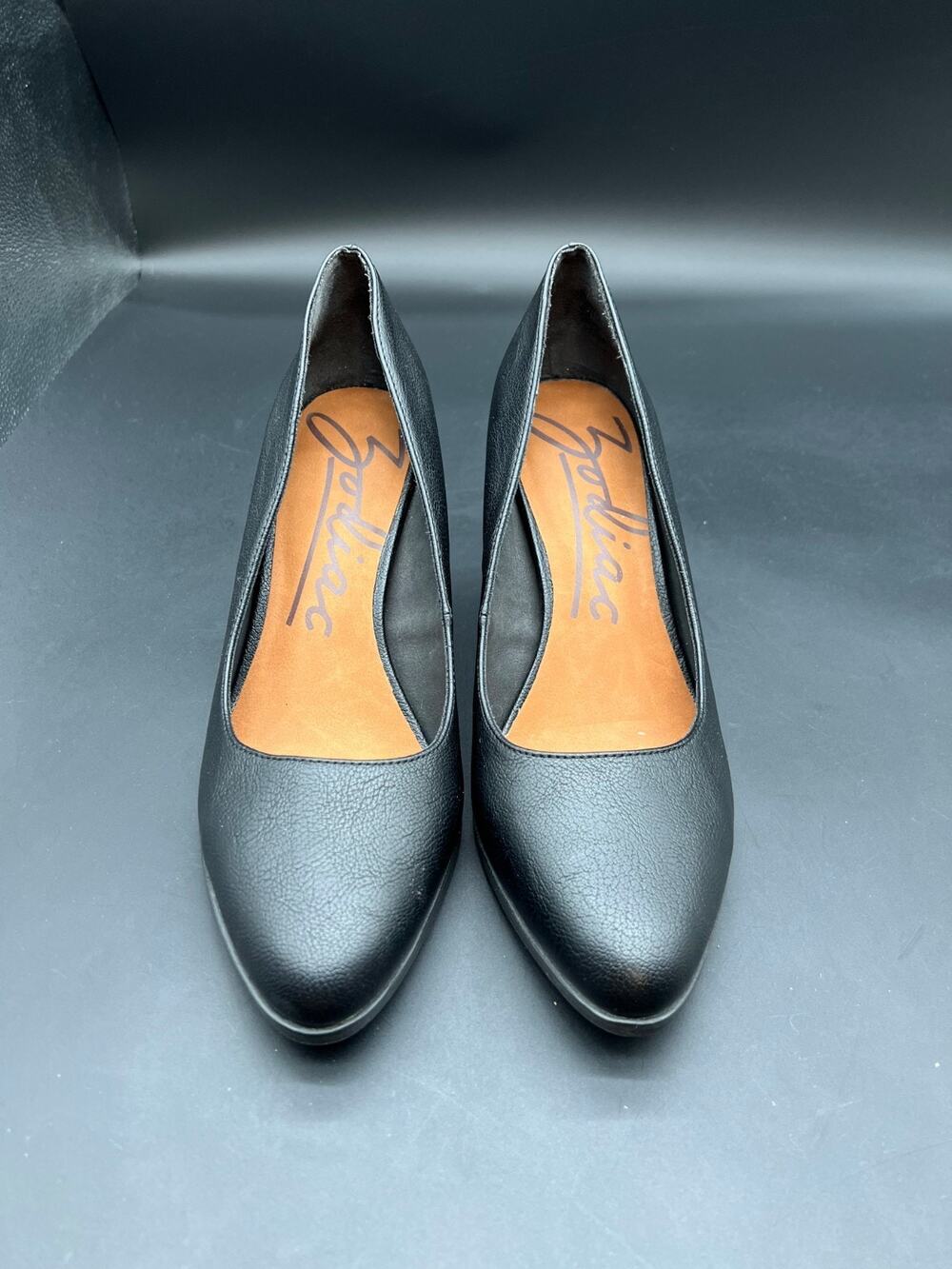 Zodiac Women'S Gloria Pumps With Rounded Toe‎ And Block Heel Size 10